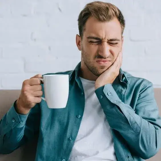 عوارض بلیچینگ دندان: حساسیت دندان‌ها