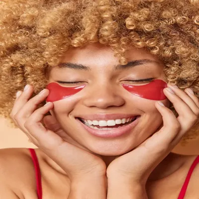 لبخند درخشان و هماهنگ با زیبایی صورت